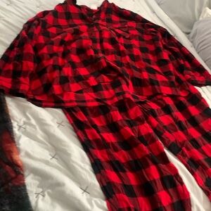 Christmas pajama set wonder shop 3X woman in red & black checkerboard
